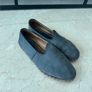 Sabah Slip Ons